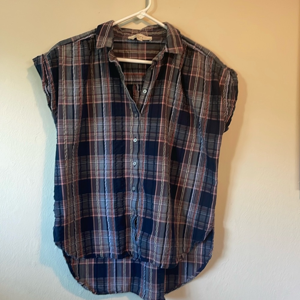 Loft button down poplin shirt. Navy and pink plaid. Size medium.